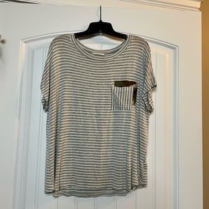 Entro Grey Cream Camo Striped T-shirt L super soft